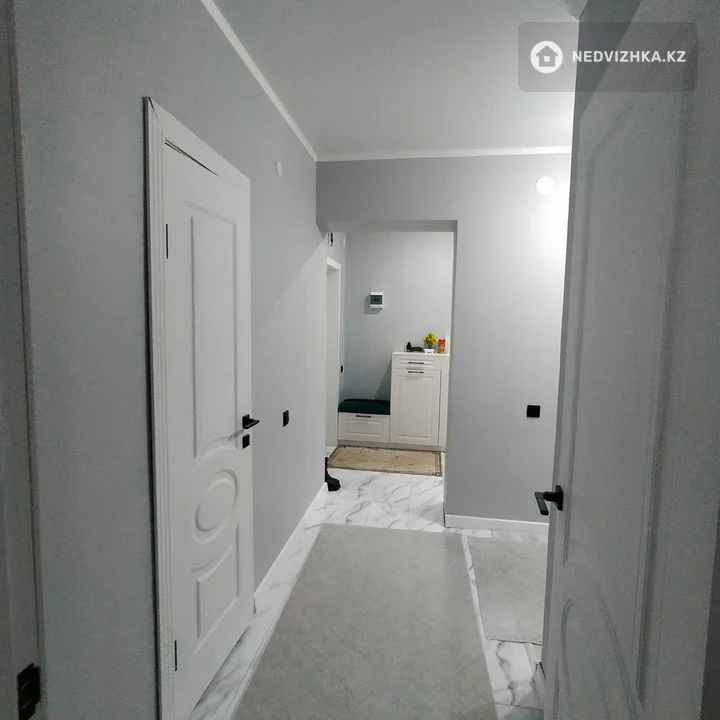 4-комнатная квартира, этаж 1 из 5, 102 м², фотография 5