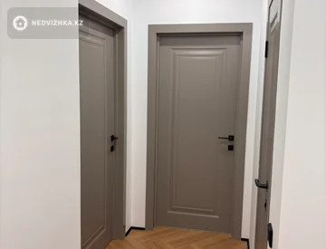 3-комнатная квартира, этаж 4 из 5, 98 м², миниатюра 3
