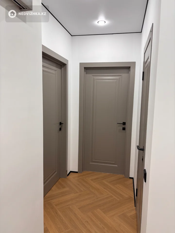 3-комнатная квартира, этаж 4 из 5, 98 м², фотография 3