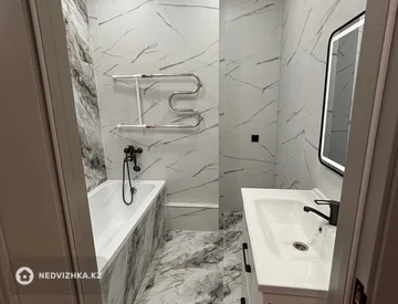 3-комнатная квартира, этаж 4 из 5, 98 м², миниатюра 4