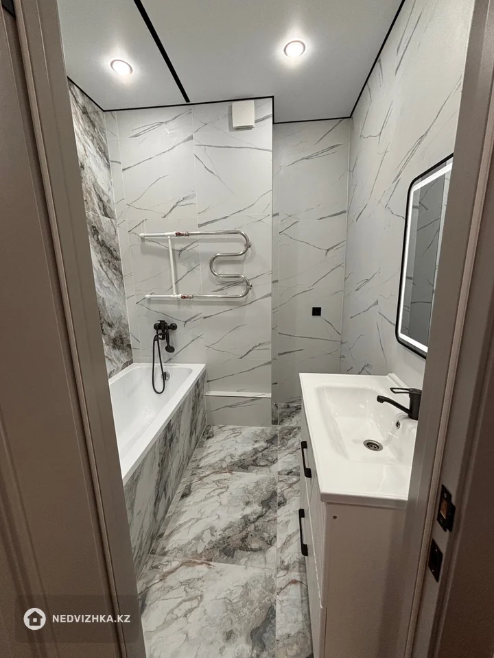 3-комнатная квартира, этаж 4 из 5, 98 м², фотография 4