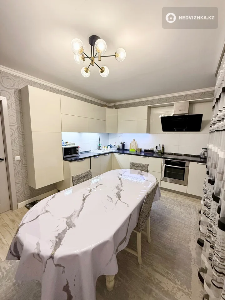 3-комнатная квартира, этаж 4 из 13, 105 м², фотография 5