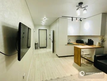 2-комнатная квартира, этаж 4 из 9, 52 м², миниатюра 1
