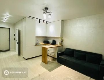 2-комнатная квартира, этаж 4 из 9, 52 м², миниатюра 2