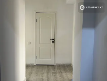 2-комнатная квартира, этаж 1 из 5, 45 м², На длительный срок, миниатюра 2