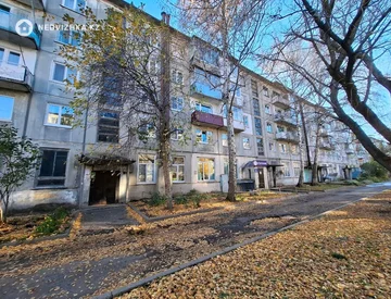 3-комнатная квартира, этаж 2 из 5, 61 м², миниатюра 2