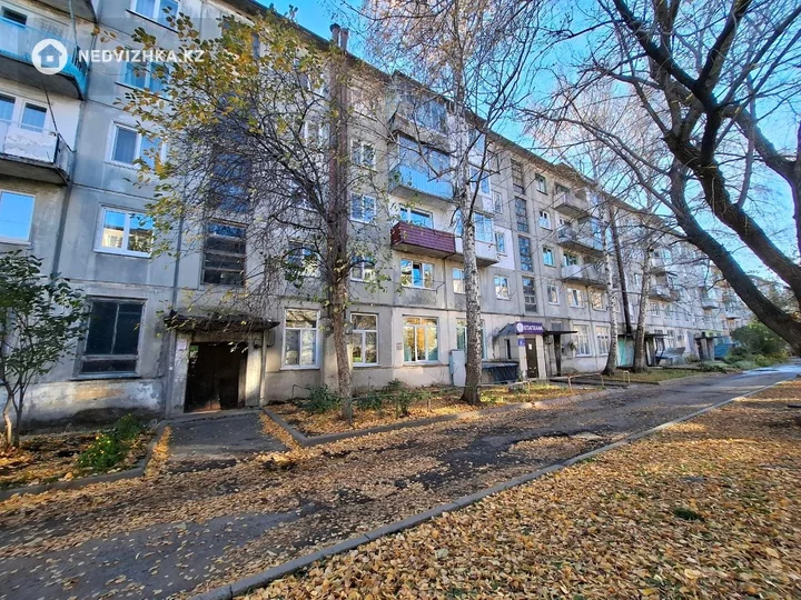 3-комнатная квартира, этаж 2 из 5, 61 м², фотография 2