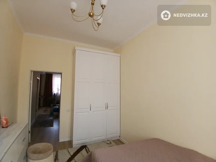 2-комнатная квартира, этаж 2 из 5, 52 м², фотография 4
