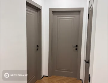 3-комнатная квартира, этаж 4 из 5, 98 м², миниатюра 7