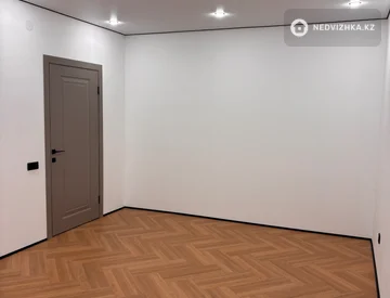 3-комнатная квартира, этаж 4 из 5, 98 м², миниатюра 11