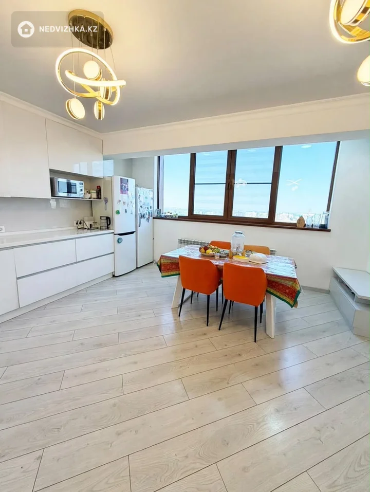 3-комнатная квартира, этаж 12 из 16, 119 м², фотография 4