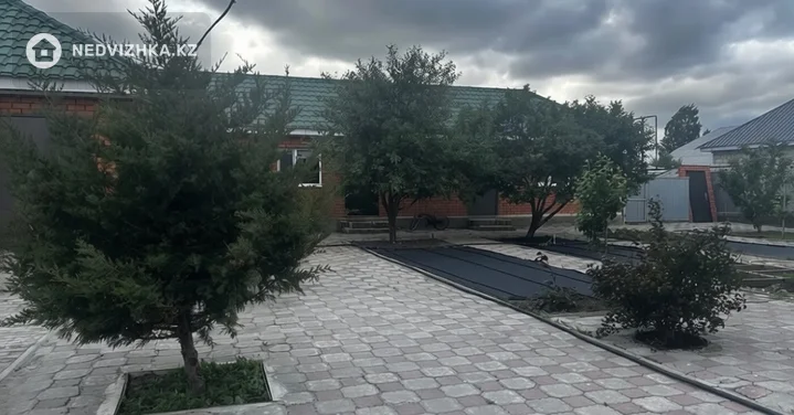8-комнатный дом, 10 соток, 240 м², фотография 5