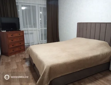 1-комнатная квартира, этаж 2 из 5, 30 м², Посуточно, миниатюра 2