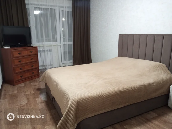 1-комнатная квартира, этаж 2 из 5, 30 м², Посуточно, фотография 2