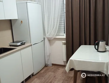 1-комнатная квартира, этаж 2 из 5, 30 м², Посуточно, миниатюра 4