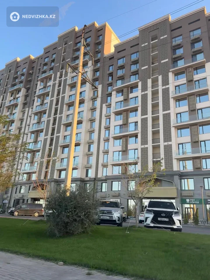 2-комнатная квартира, этаж 2 из 12, 82 м²