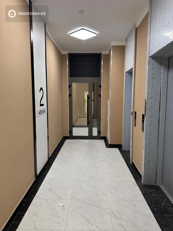 2-комнатная квартира, этаж 2 из 12, 82 м², 2-фотосурет