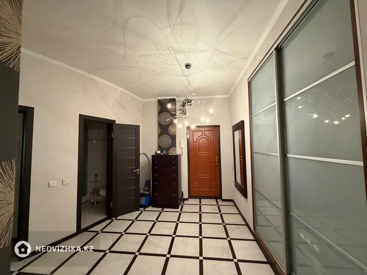 3-комнатная квартира, этаж 7 из 9, 101 м², фотография 2