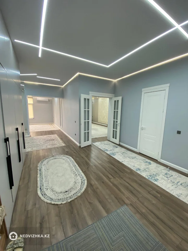 7-комнатный дом, 6 соток, 210 м², фотография 3