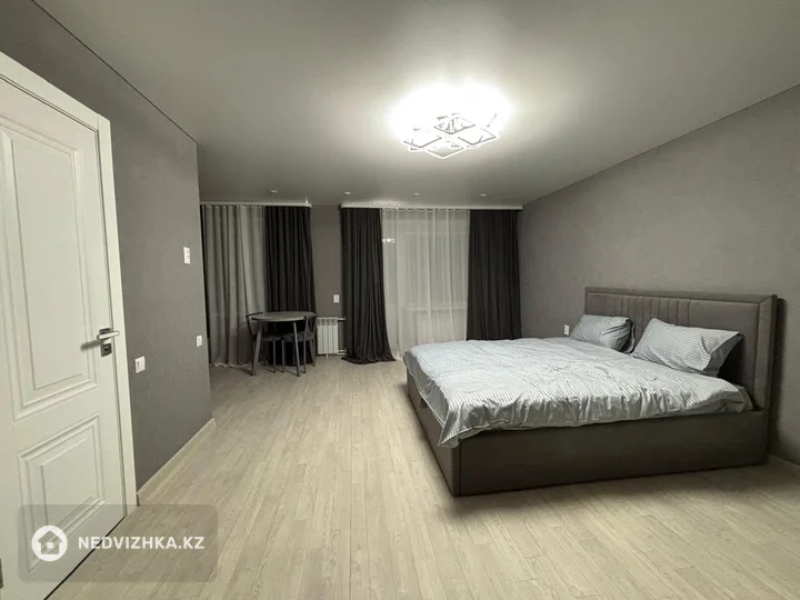 1-комнатная квартира, этаж 3 из 5, 30 м², По часам