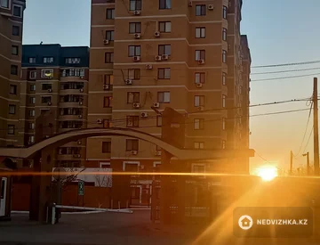 3-комнатная квартира, этаж 6 из 10, 104 м², миниатюра 1