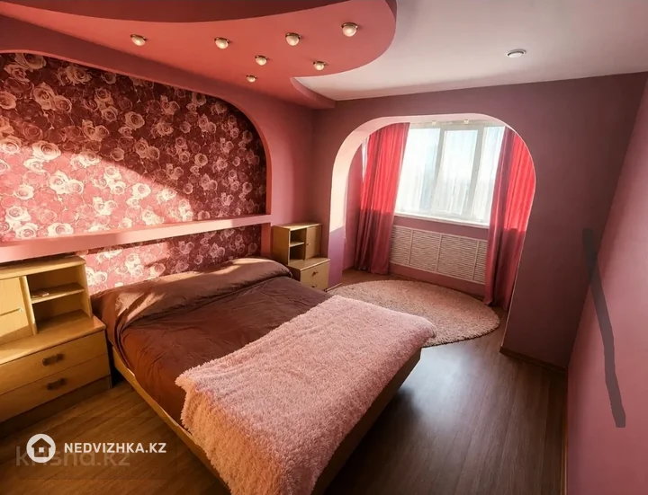 3-комнатная квартира, этаж 2 из 10, 71 м², фотография 3