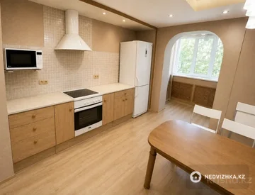 3-комнатная квартира, этаж 2 из 10, 71 м², миниатюра 4