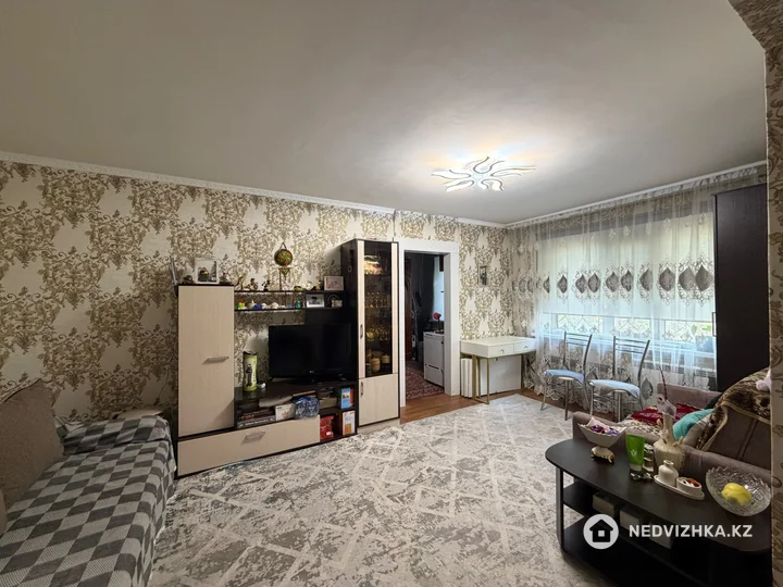 2-комнатная квартира, этаж 1 из 5, 48 м², фотография 4