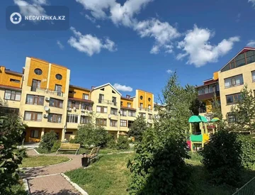 2-комнатная квартира, этаж 1 из 4, 53 м², миниатюра 1