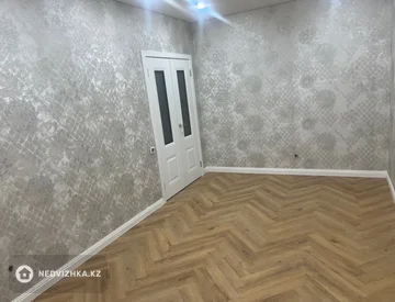 2-комнатная квартира, этаж 14 из 14, 60 м², миниатюра 3