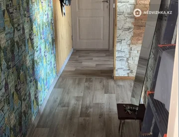 2-комнатная квартира, этаж 8 из 9, 51 м², миниатюра 4