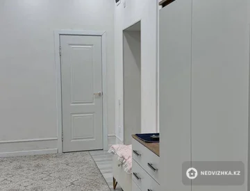 2-комнатная квартира, этаж 1 из 7, 82 м², миниатюра 1