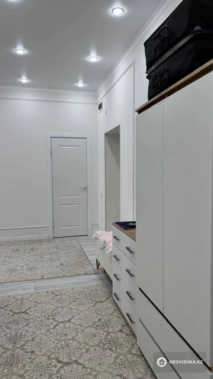2-комнатная квартира, этаж 1 из 7, 82 м²