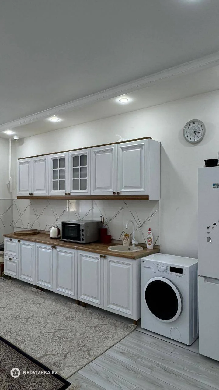 2-комнатная квартира, этаж 1 из 7, 82 м², фотография 3