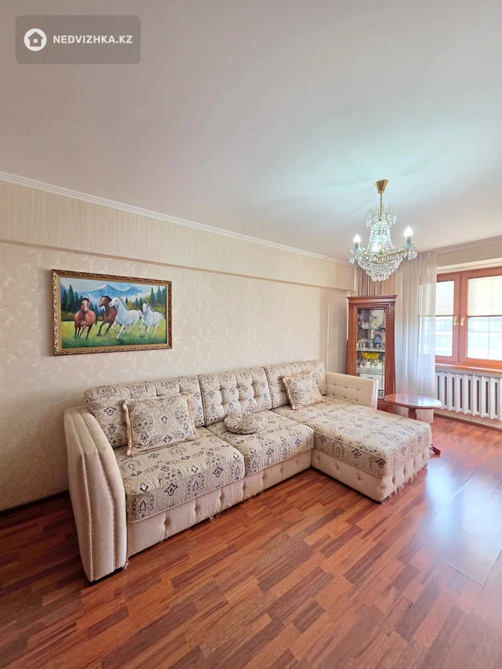 3-комнатная квартира, этаж 8 из 9, 104 м², фотография 2