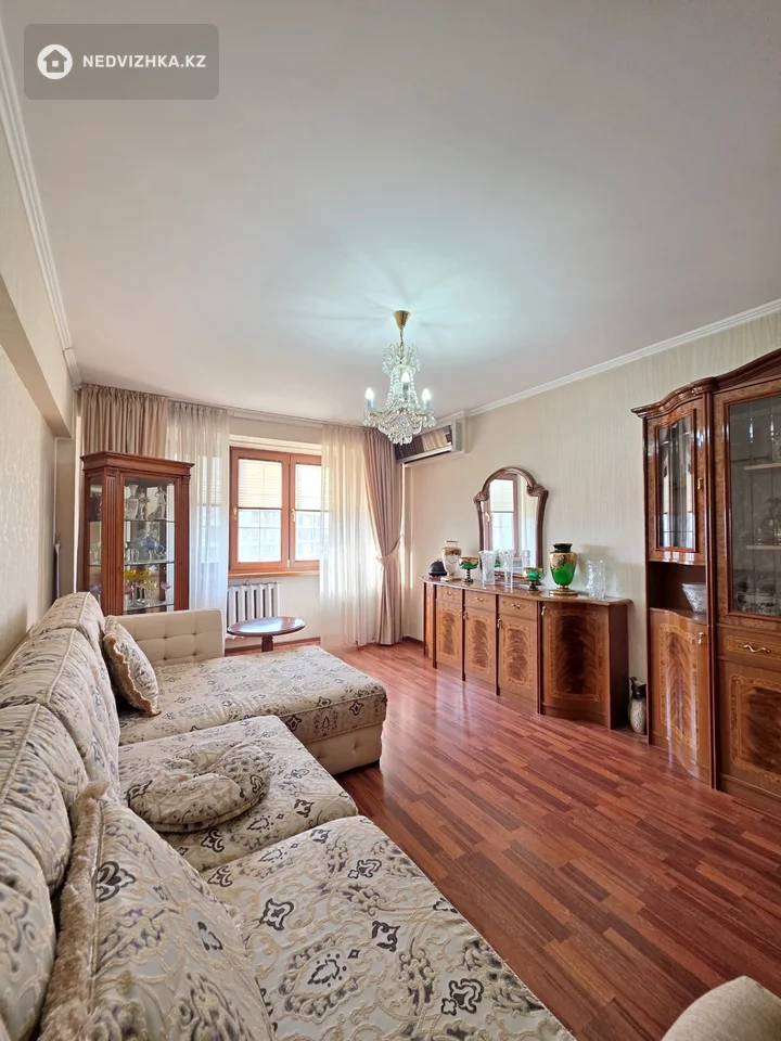 3-комнатная квартира, этаж 8 из 9, 104 м²