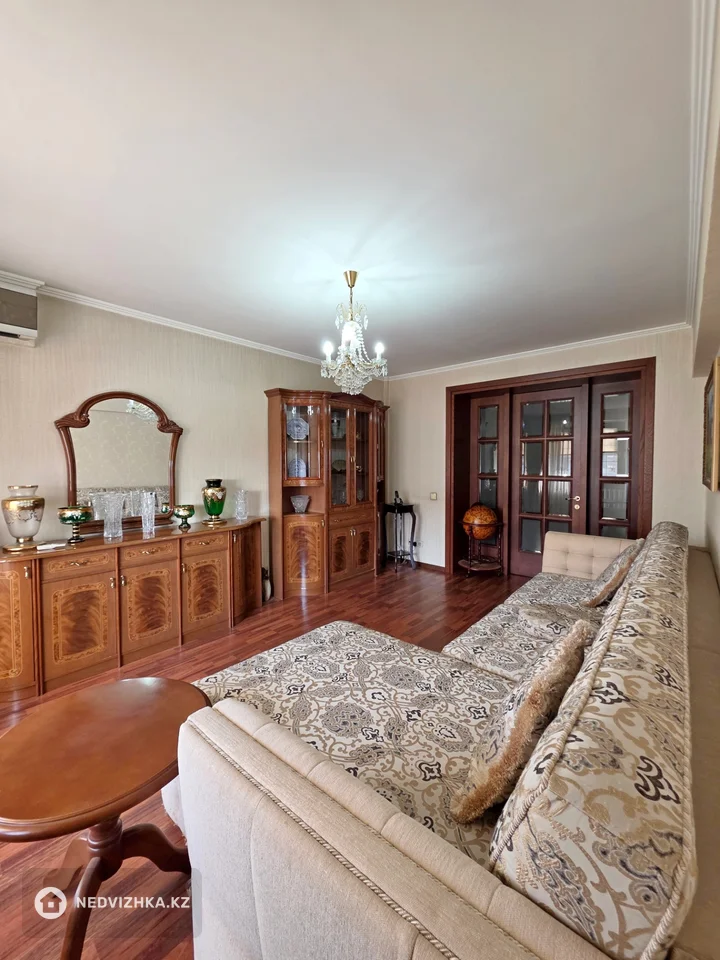 3-комнатная квартира, этаж 8 из 9, 104 м², фотография 5