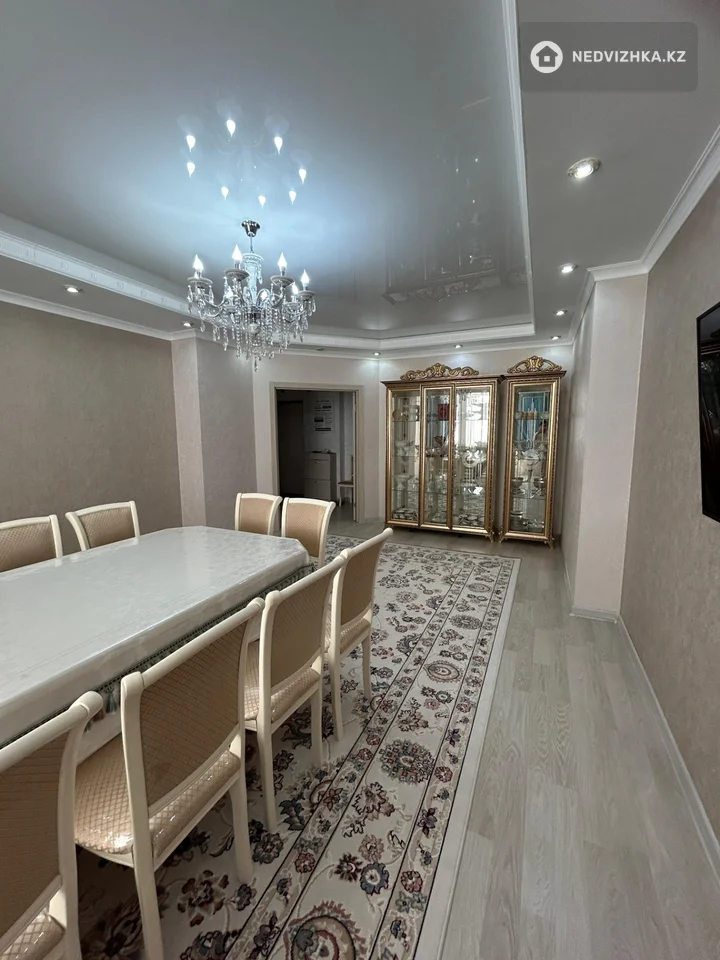 3-комнатная квартира, этаж 2 из 9, 109 м²