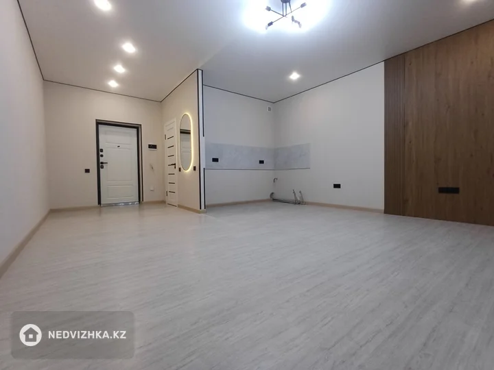 1-комнатная квартира, этаж 2 из 5, 37 м², фотография 2