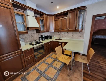 3-комнатная квартира, этаж 3 из 16, 89 м², На длительный срок, миниатюра 1