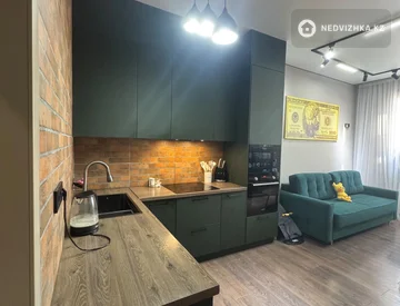 2-комнатная квартира, этаж 2 из 9, 43 м², миниатюра 1