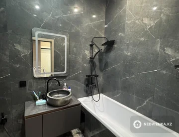 2-комнатная квартира, этаж 2 из 9, 43 м², миниатюра 3