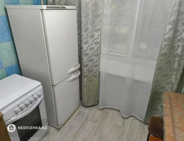 1-комнатная квартира, этаж 1 из 3, 37 м², Посуточно, миниатюра 5