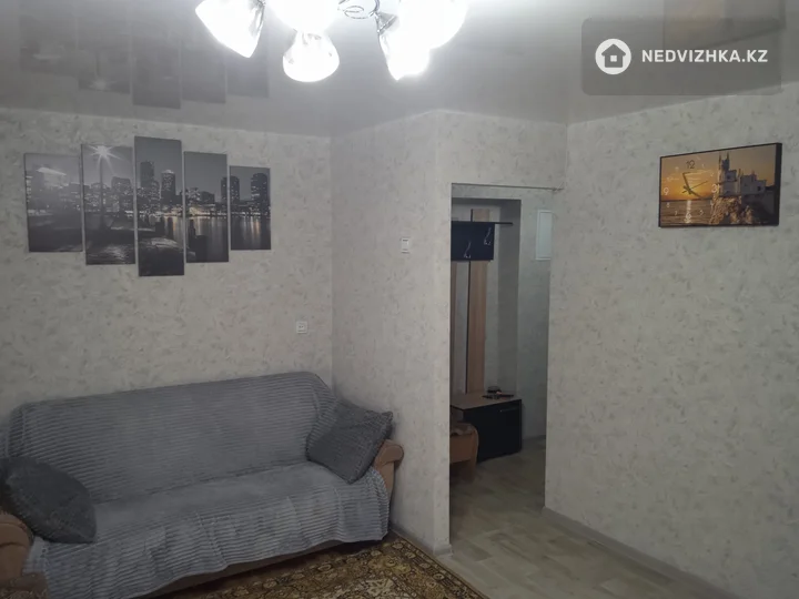 1-комнатная квартира, этаж 1 из 3, 37 м², Посуточно, фотография 4