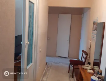 3-комнатная квартира, этаж 4 из 9, 68 м², миниатюра 1