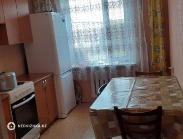 3-комнатная квартира, этаж 4 из 9, 68 м², миниатюра 2