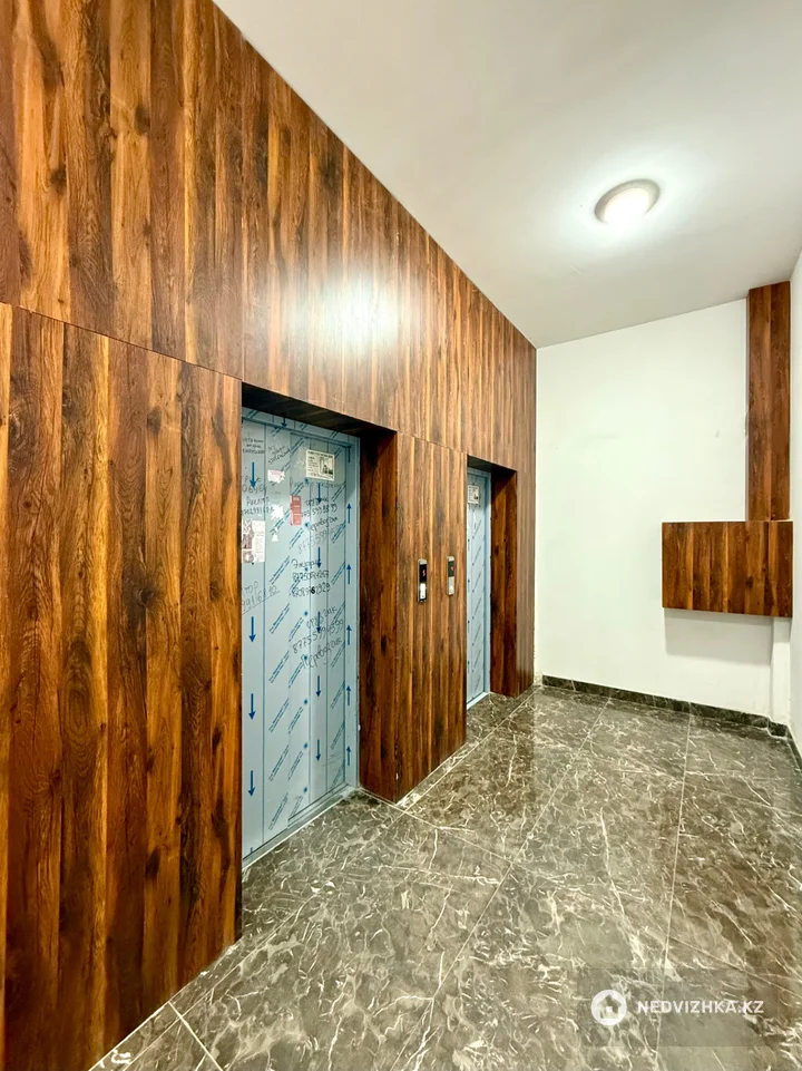 4-комнатная квартира, этаж 10 из 12, 113 м², фотография 2