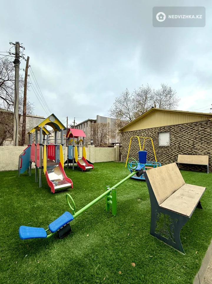 4-комнатная квартира, этаж 10 из 12, 113 м², фотография 3