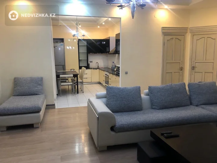 3-комнатная квартира, этаж 9 из 9, 104 м², фотография 2