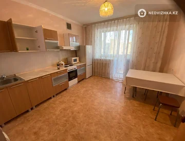 1-комнатная квартира, этаж 9 из 12, 53 м², миниатюра 3